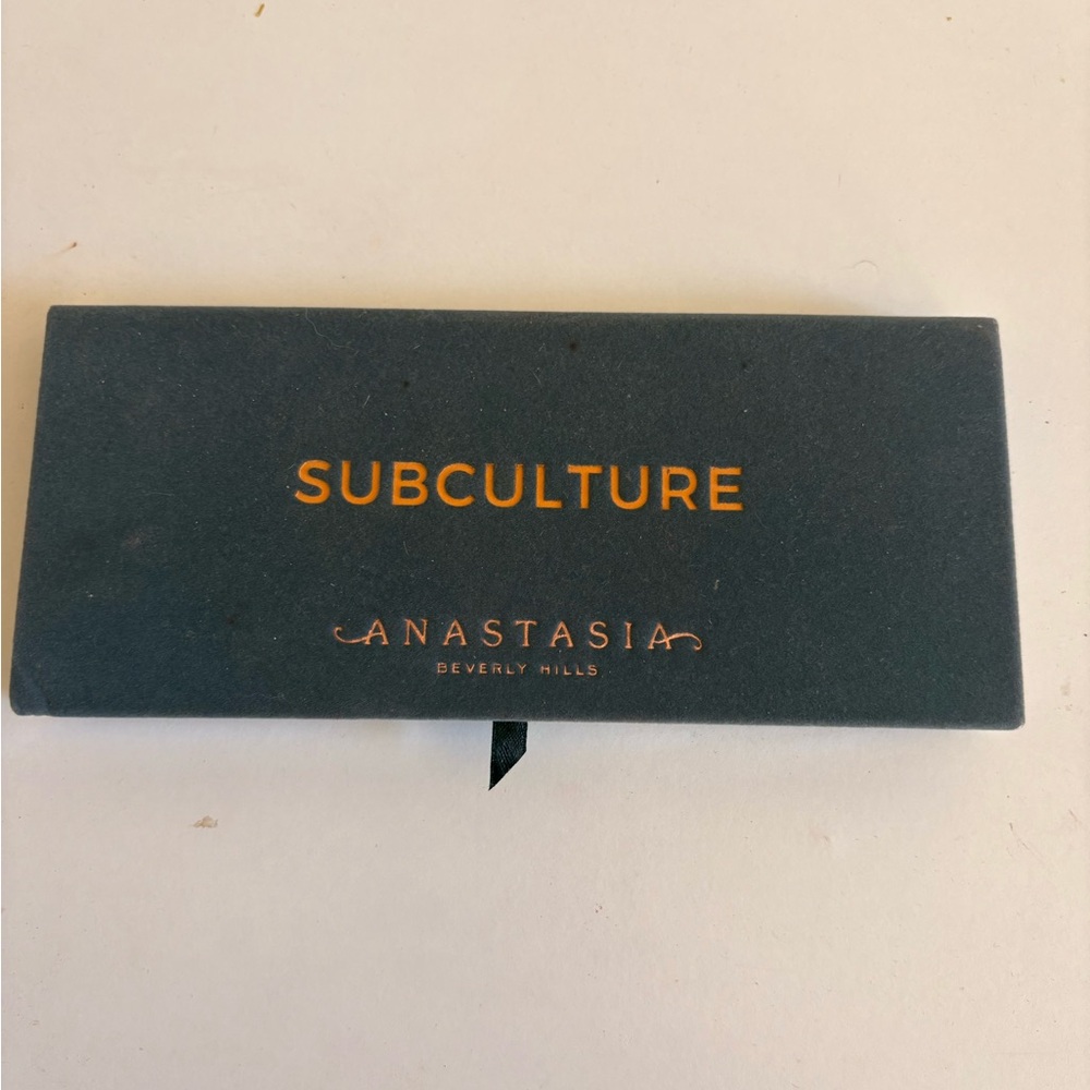 Anastasia Beverly Hills Eyeshadow Palette - Bold and Earthy Tones